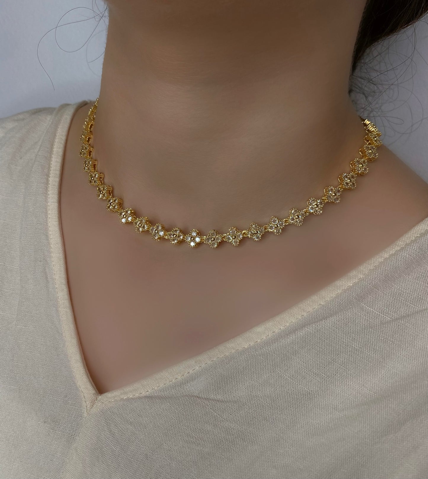 Daisy gold necklace