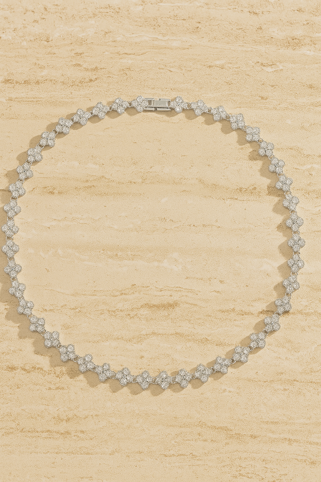 Daisy silver necklace